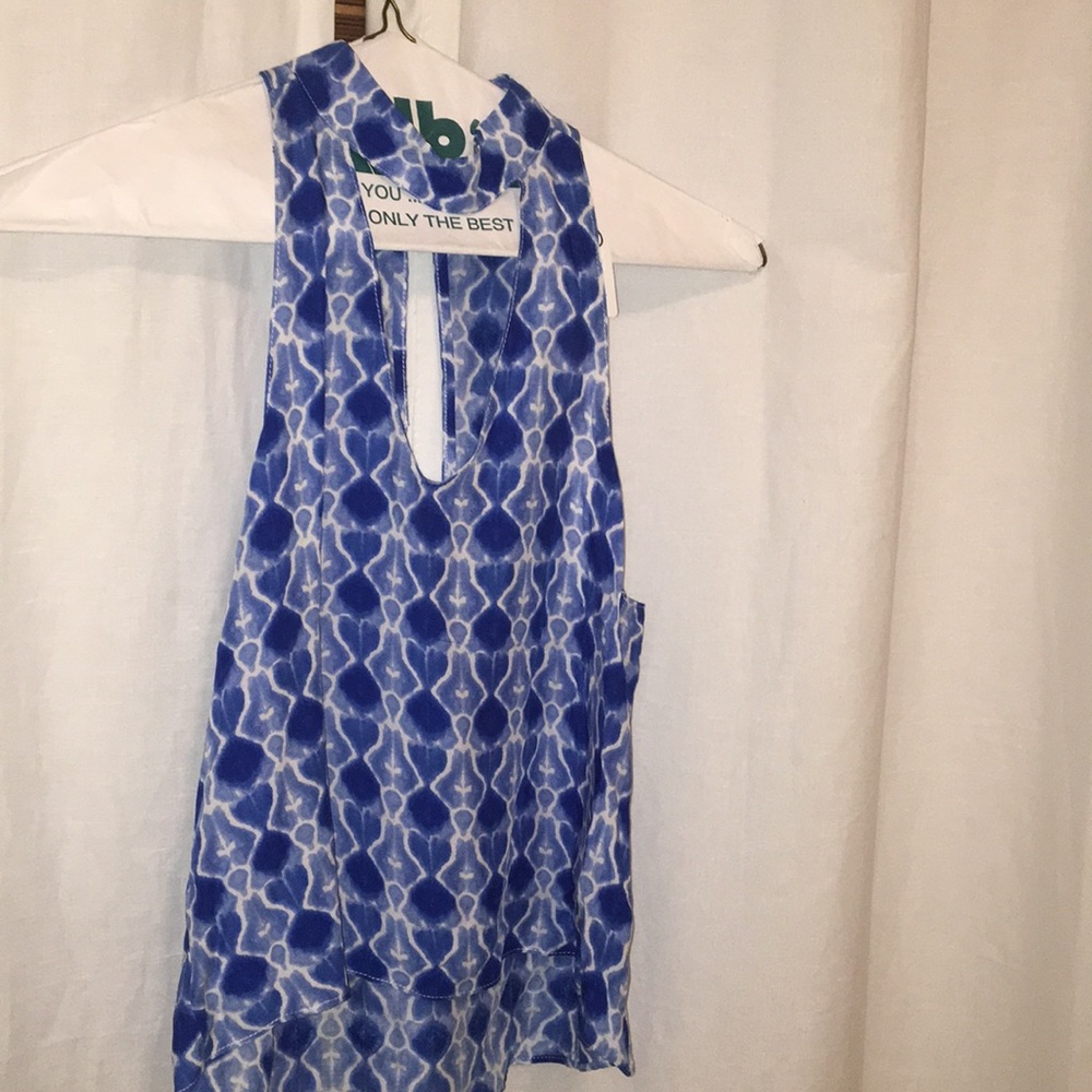 Cute blue patterned high neck too